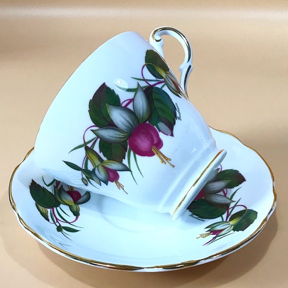 Regency Porcelain Teacup & Saucer Set Floral Motif - Picture 6 of 7
